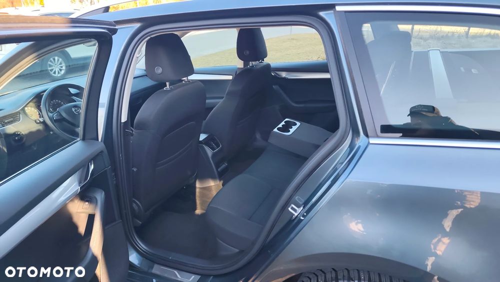 Skoda Octavia 2.0 TDI DSG Ambition - 15