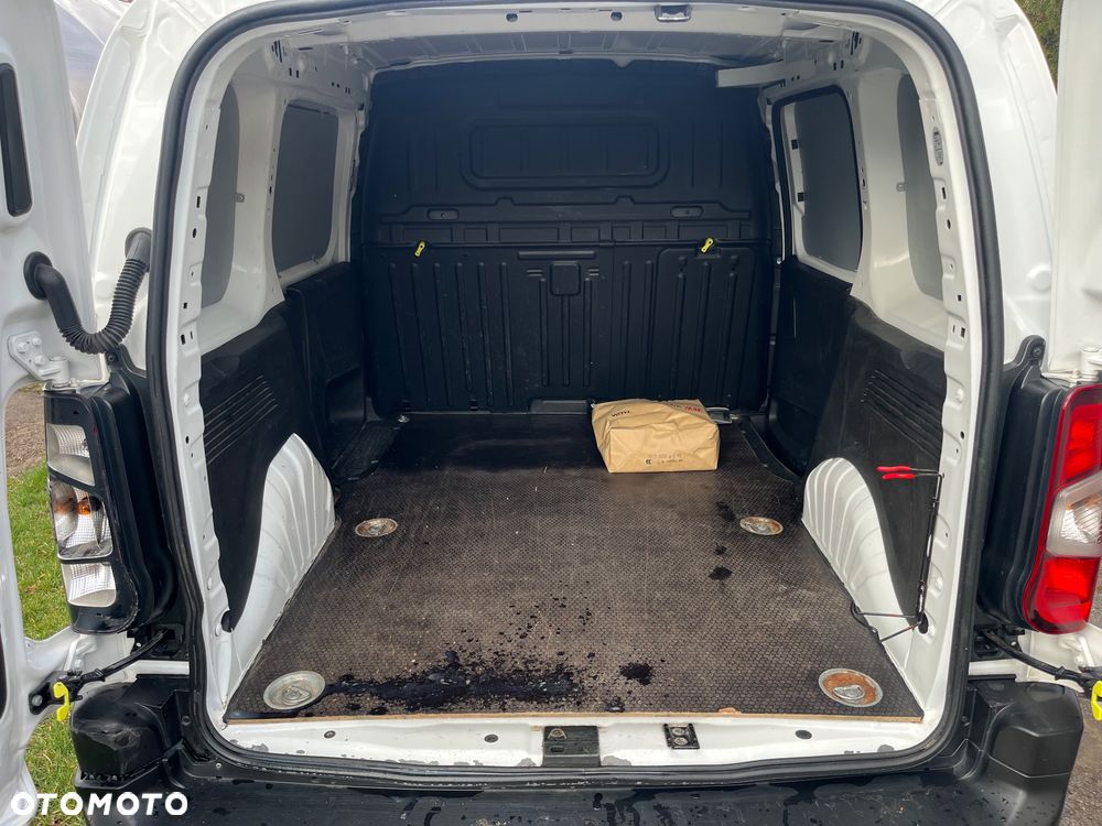 Opel Combo E L1H1 - 11