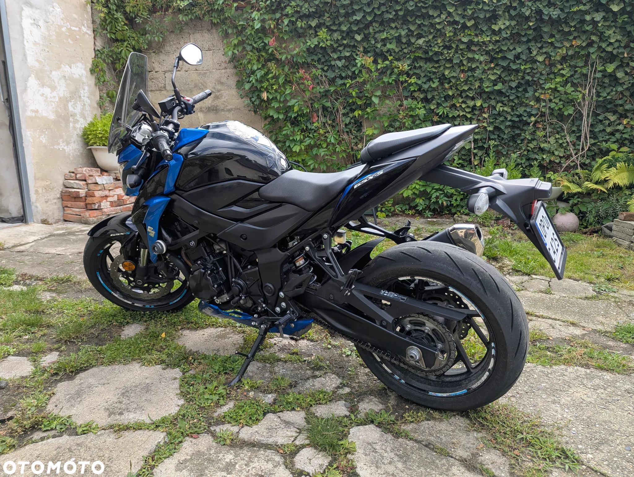Suzuki GSX - 8
