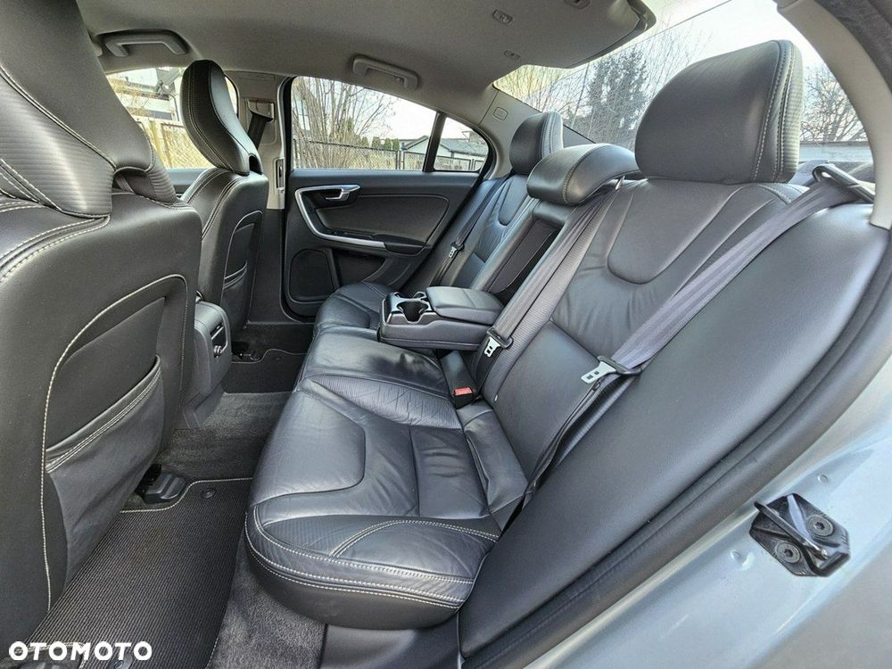 Volvo S60 D2 R-Design Momentum - 15