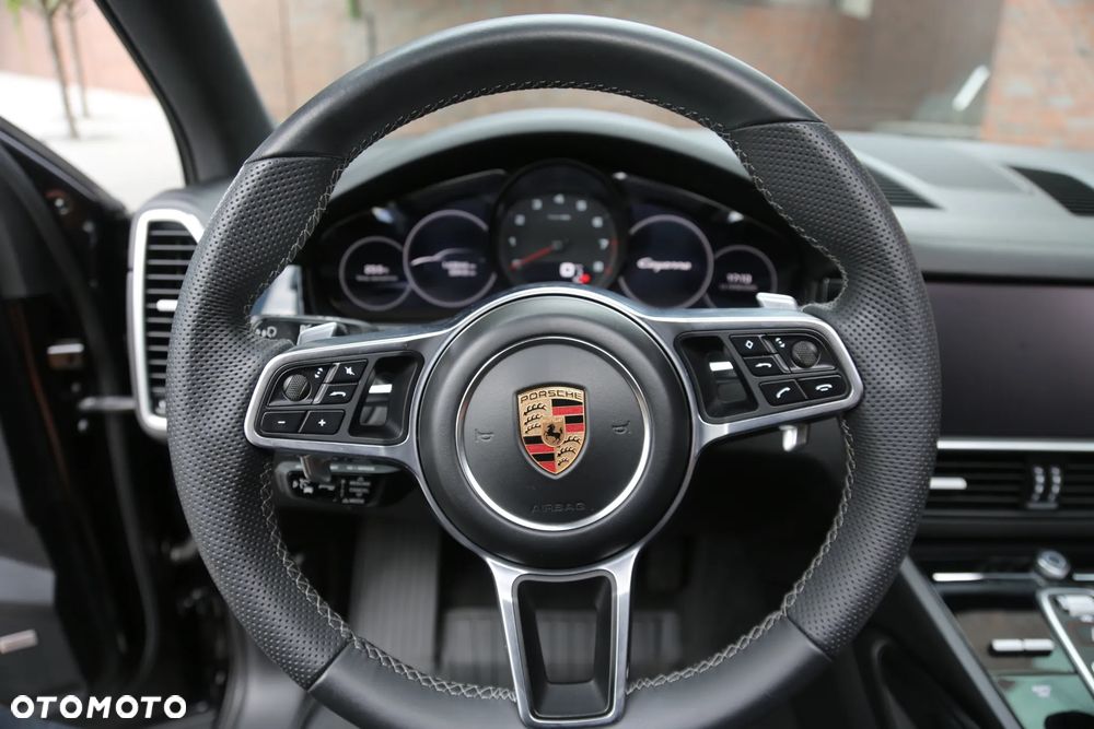 Porsche Cayenne - 31