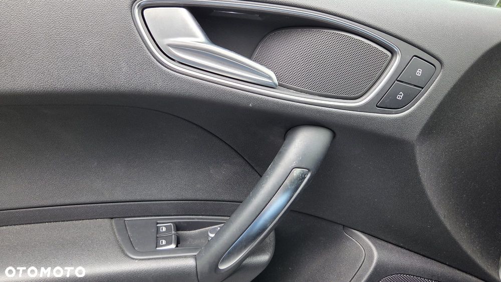Audi A1 3-drzwiowe 1.0 TFSI ultra sport - 27