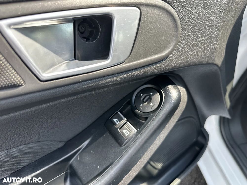 Ford Fiesta - 15