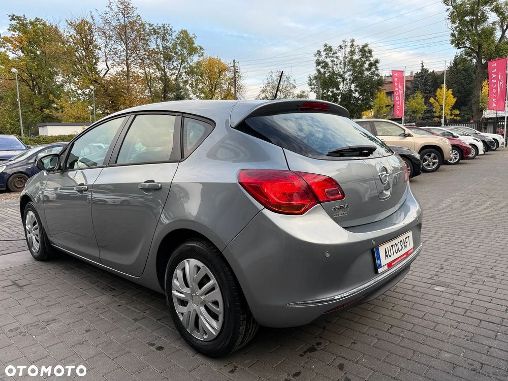 Opel Astra - 25