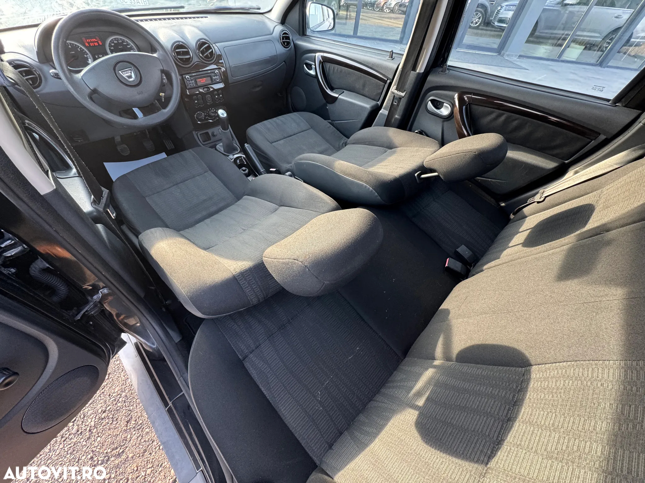 Dacia Duster 1.6 4x2 Laureate - 19