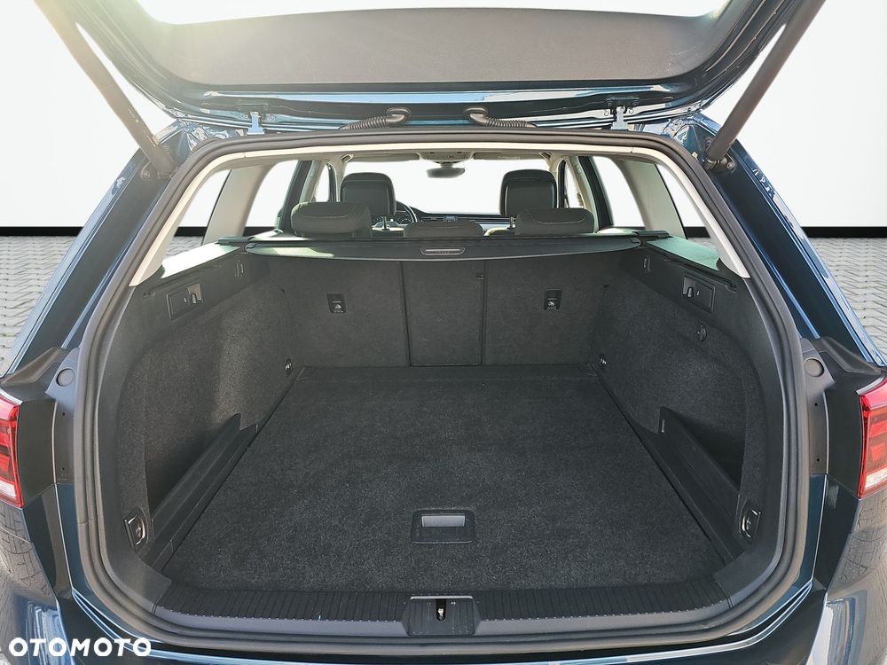 Volkswagen Passat - 15