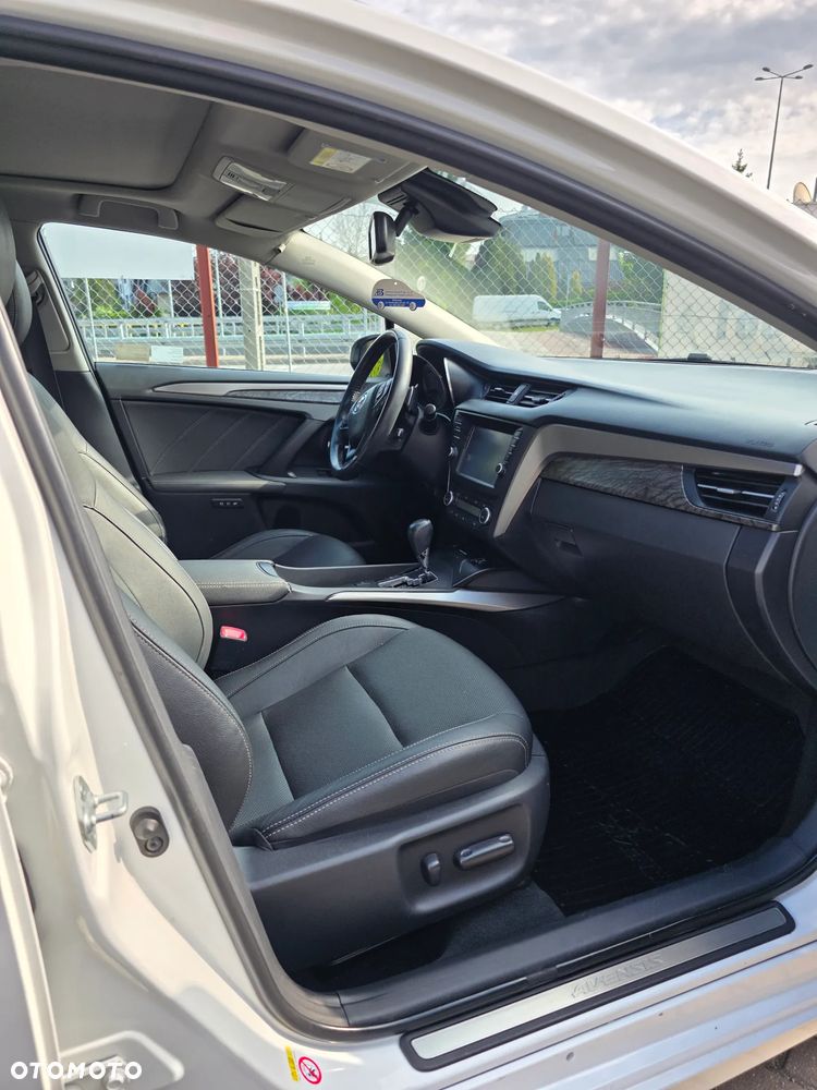 Toyota Avensis 2.0 Prestige MS - 11