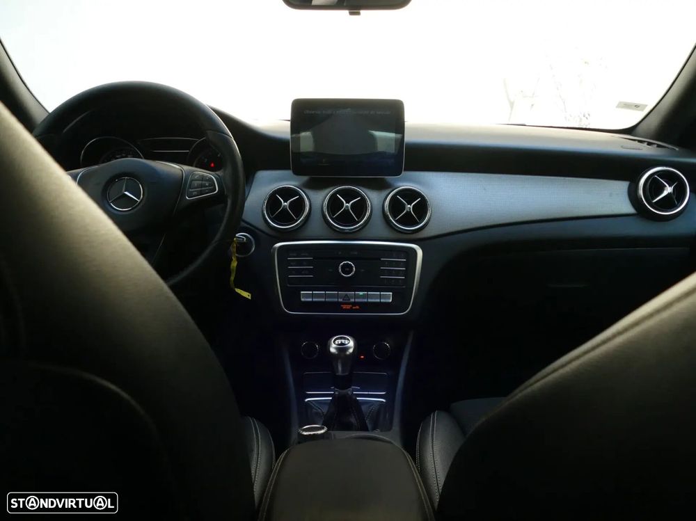 Mercedes-Benz CLA 180 d Shooting Brake Urban - 28