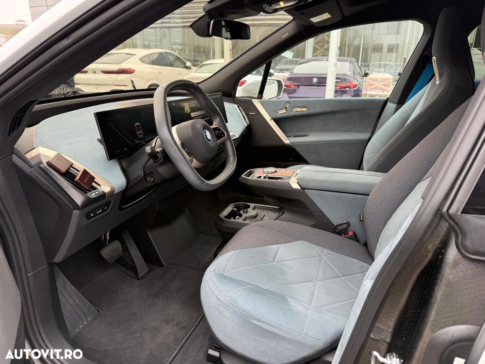 BMW iX - 19