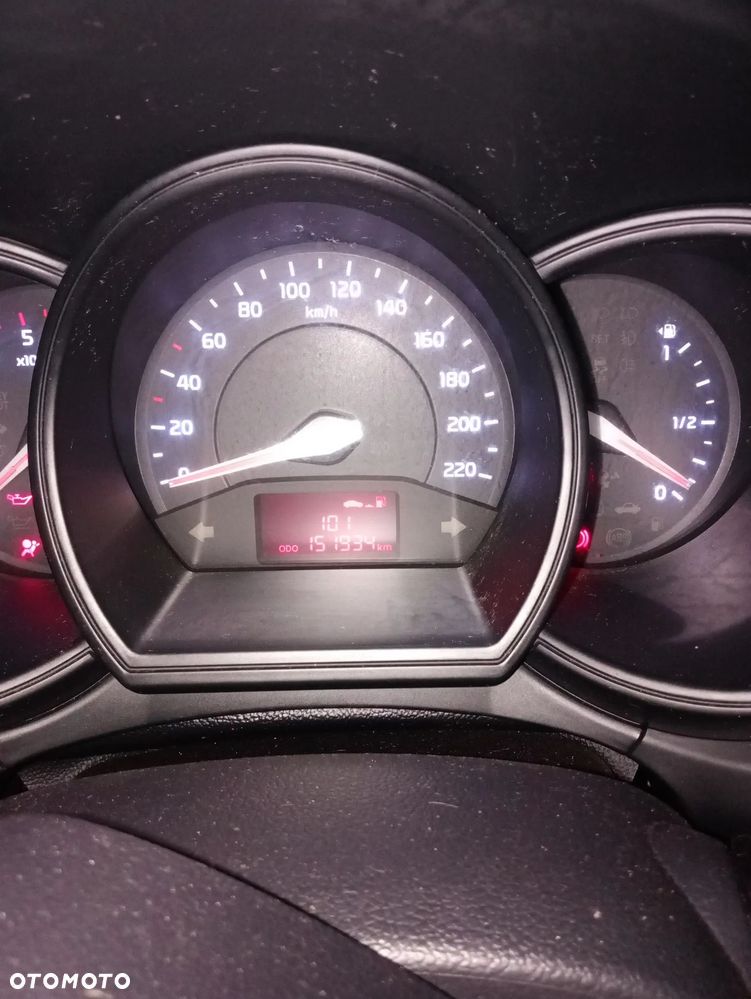 Kia Rio - 10