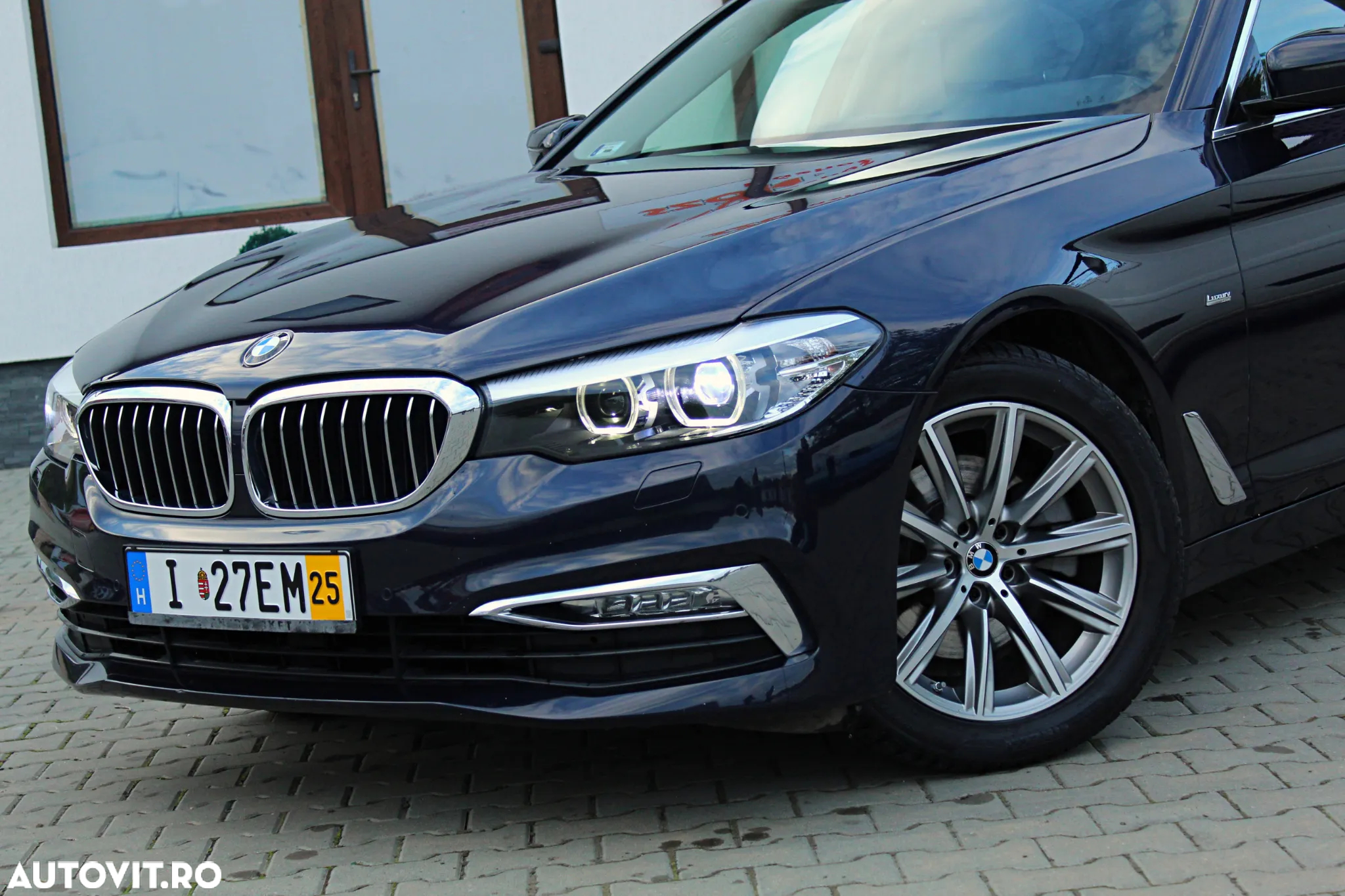 BMW Seria 5 520d xDrive AT - 13