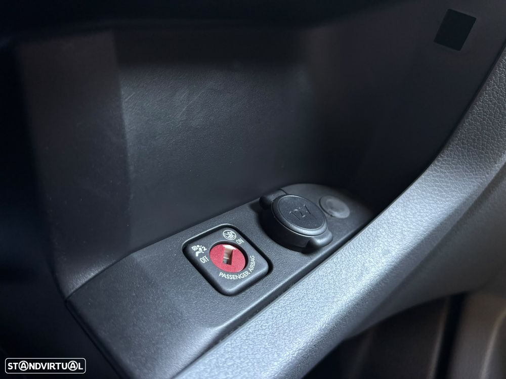 Peugeot e-Expert 75 kWh Semi-Vidrado M Standard - 20