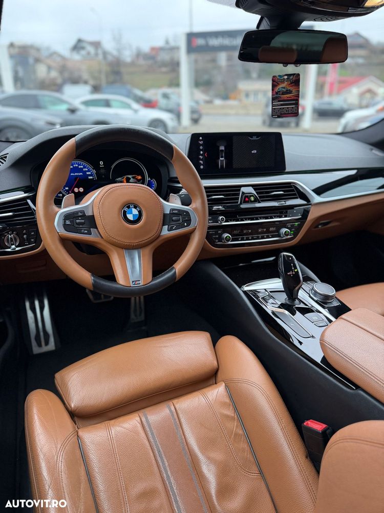 BMW Seria 5 520d xDrive AT - 13