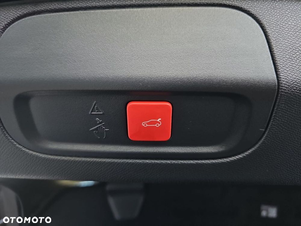 Peugeot 408 - 26
