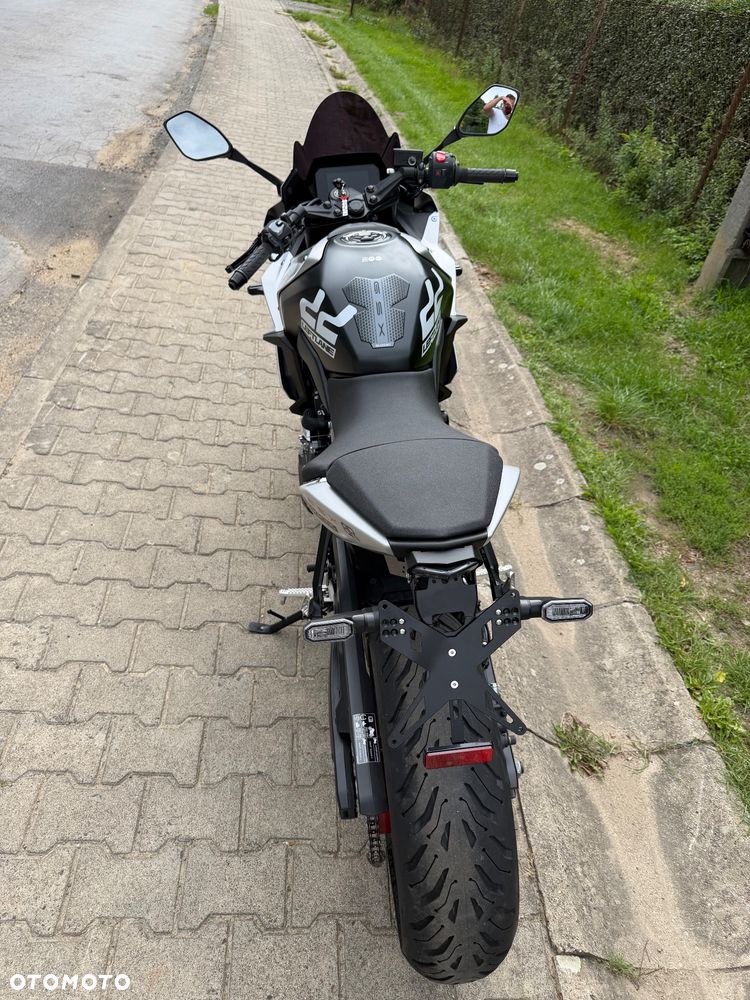 Suzuki GSX - 6