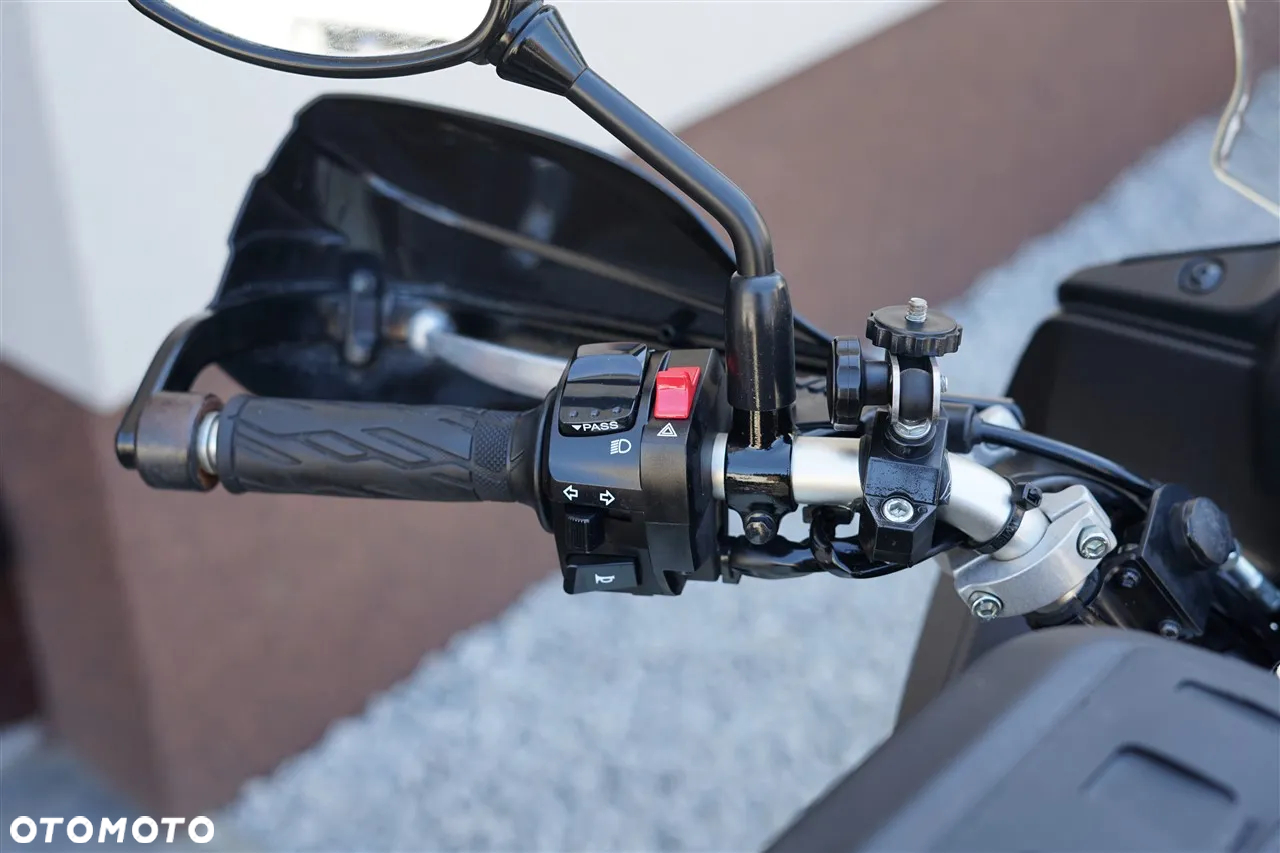 Suzuki DL - 16