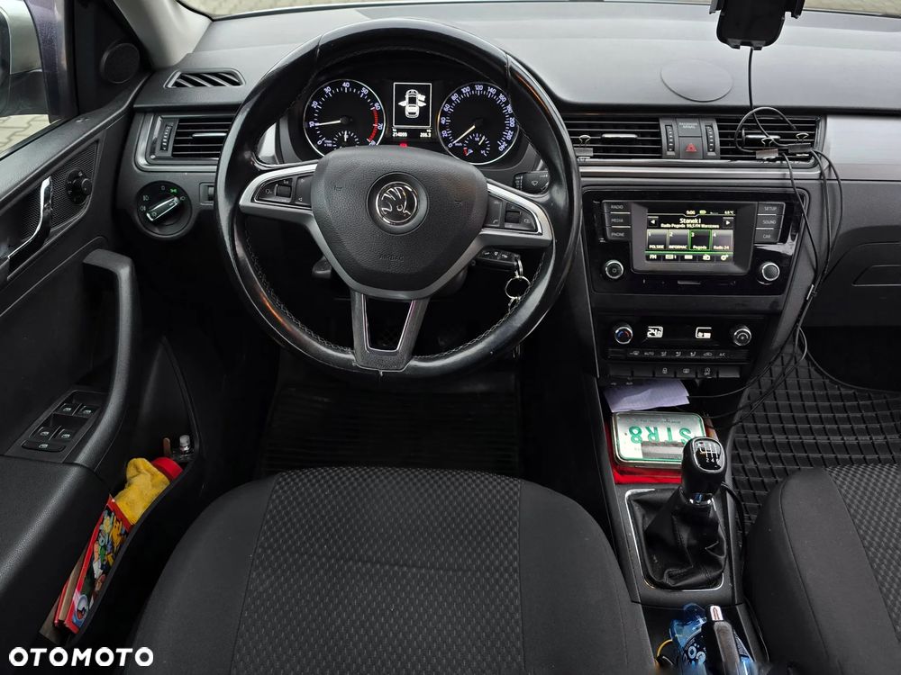 Skoda RAPID 1.2 TSI Ambition - 9