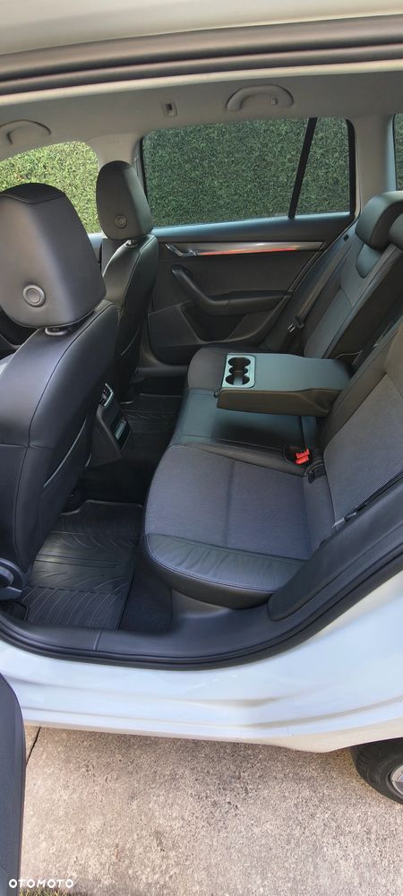 Skoda Octavia 1.6 TDI DSG Style - 11