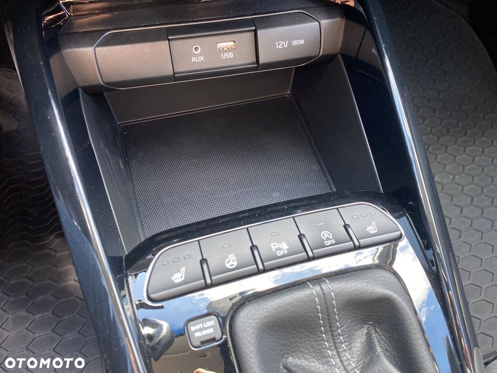 Kia Stonic - 24