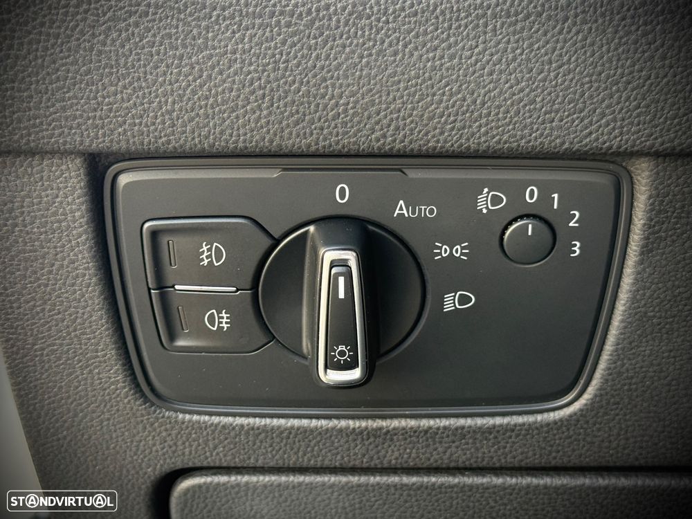 VW Passat 2.0 TDI Highline - 27