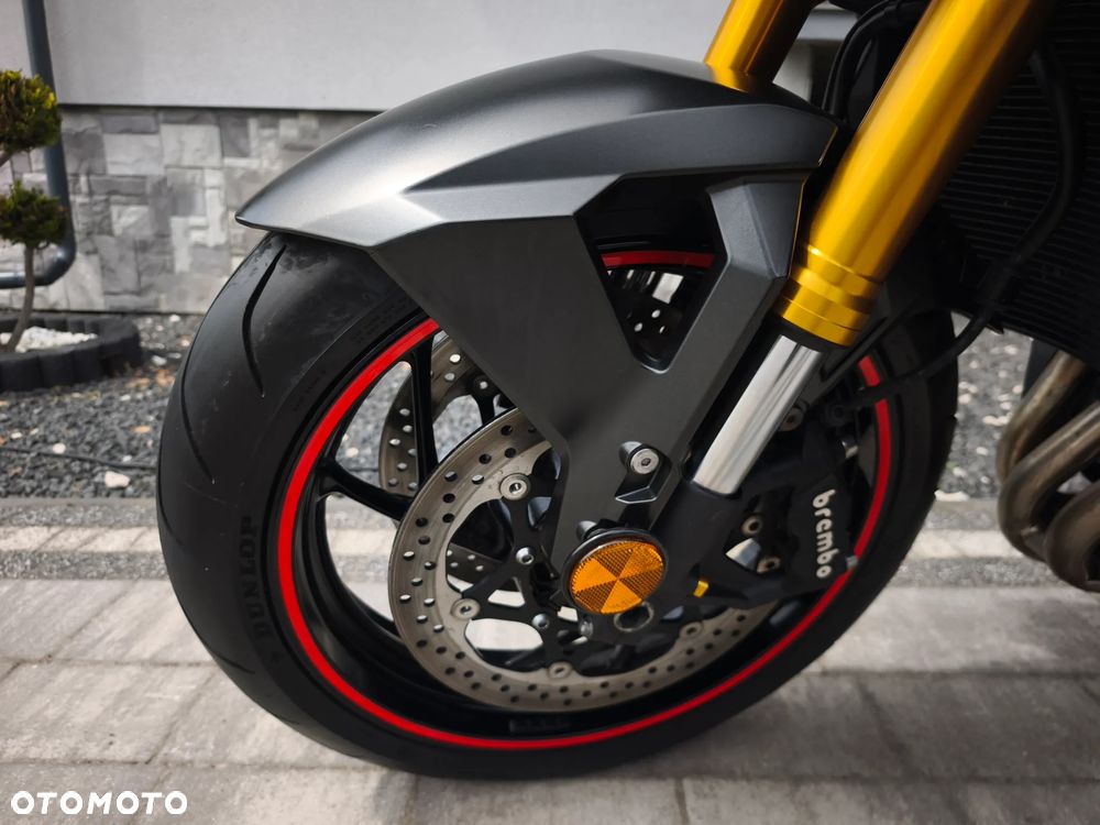 Suzuki GSX - 10