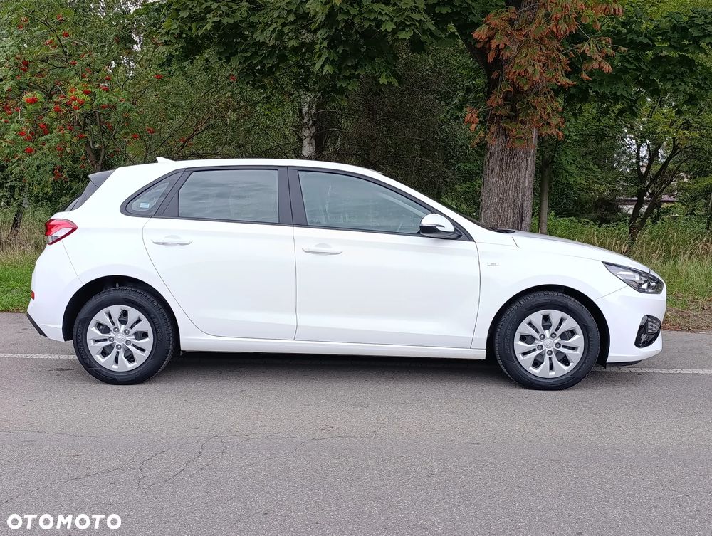 Hyundai i30 1.5 T-GDI 48V Modern - 11