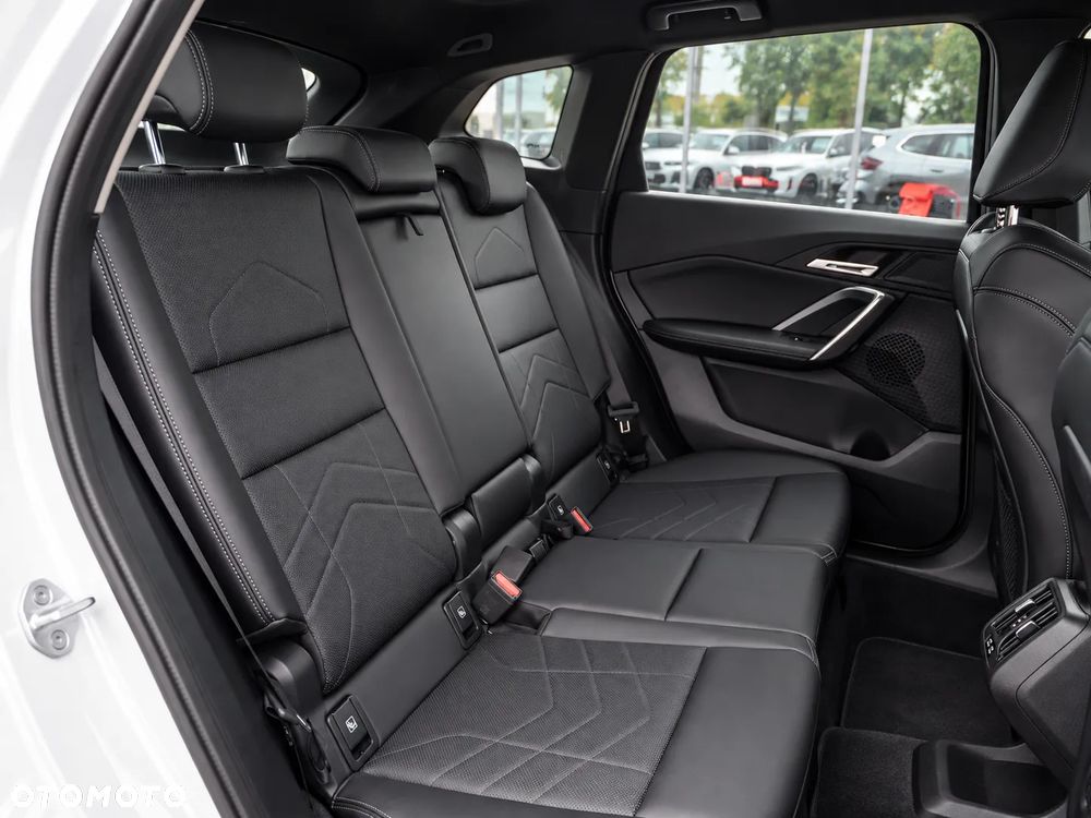 BMW X1 sDrive20i mHEV - 33