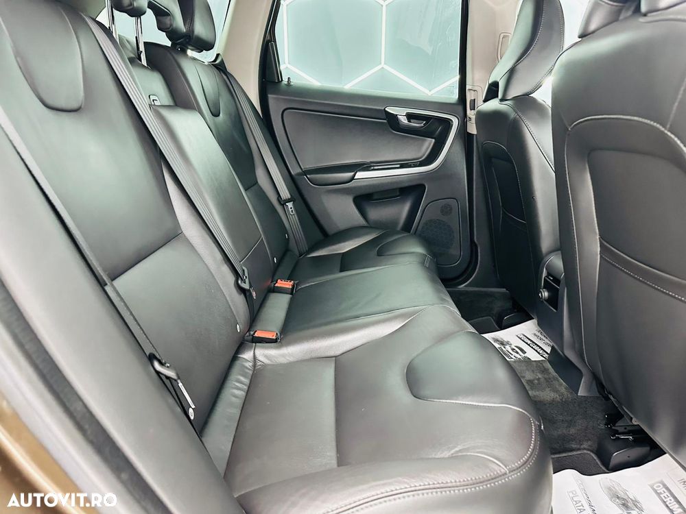 Volvo XC 60 D3 Summum - 8