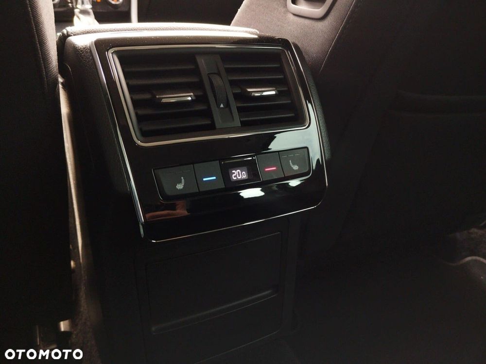 Skoda Superb 2.0 TDI SCR Style DSG - 37