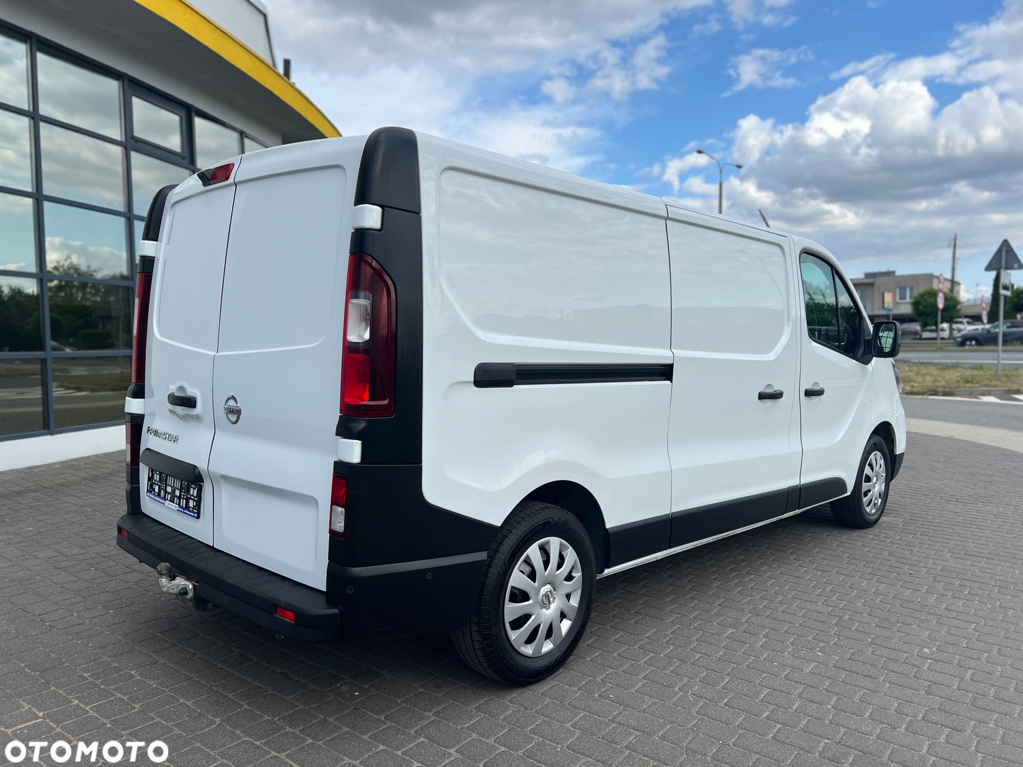 Nissan PRIMASTAR L2H1 - 20