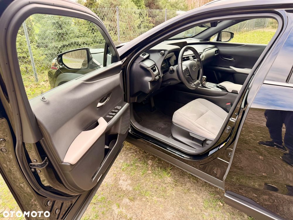 Lexus UX - 8