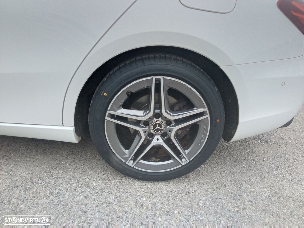 Mercedes-Benz A 200 Limousine AMG Line Aut. - 9