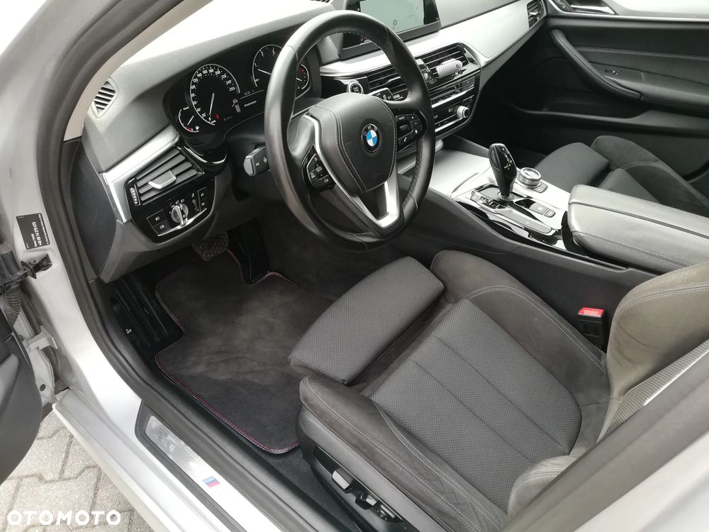 BMW Seria 5 520d Touring M Sport Edition - 27