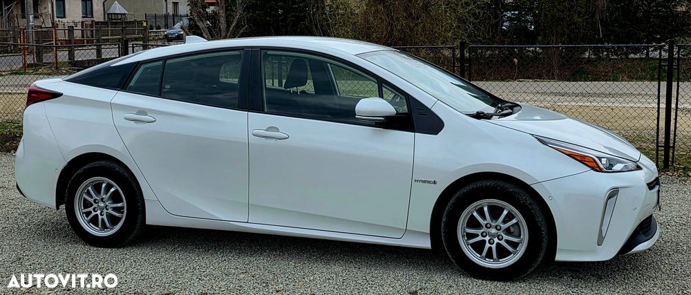 Toyota Prius Hybrid Executive - 17