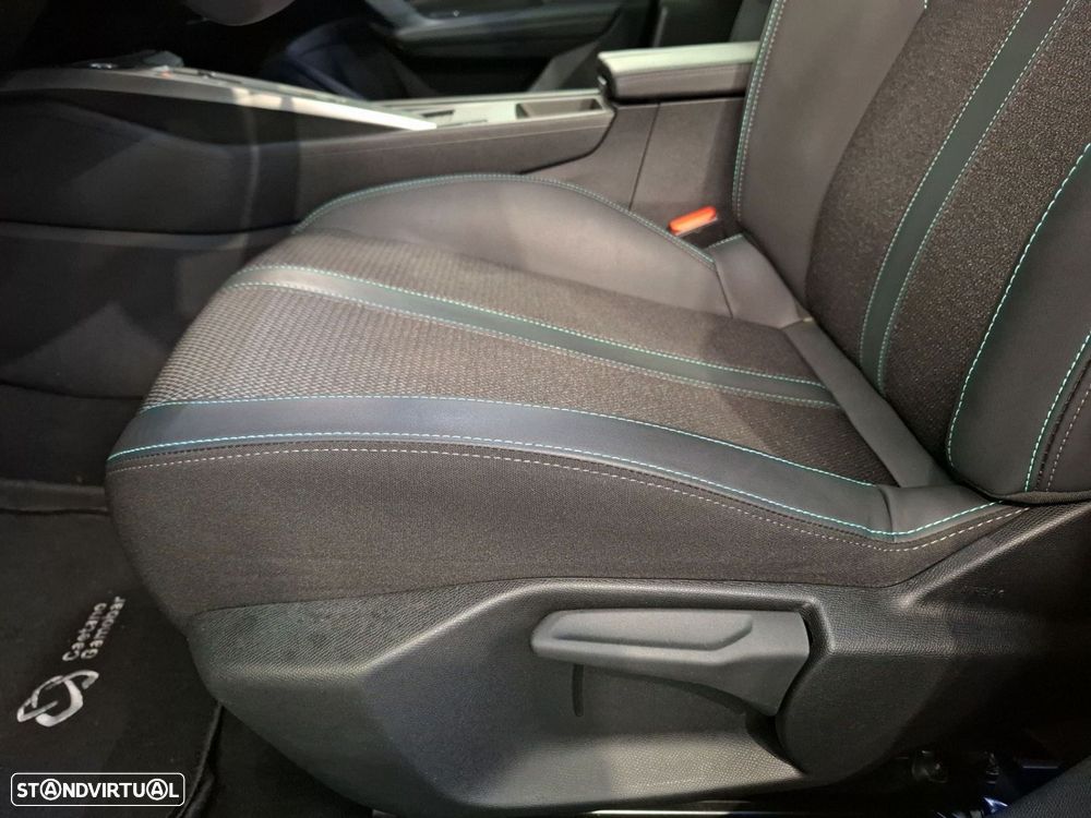 Peugeot 408 1.2 Hybrid Allure e-DCS6 - 25