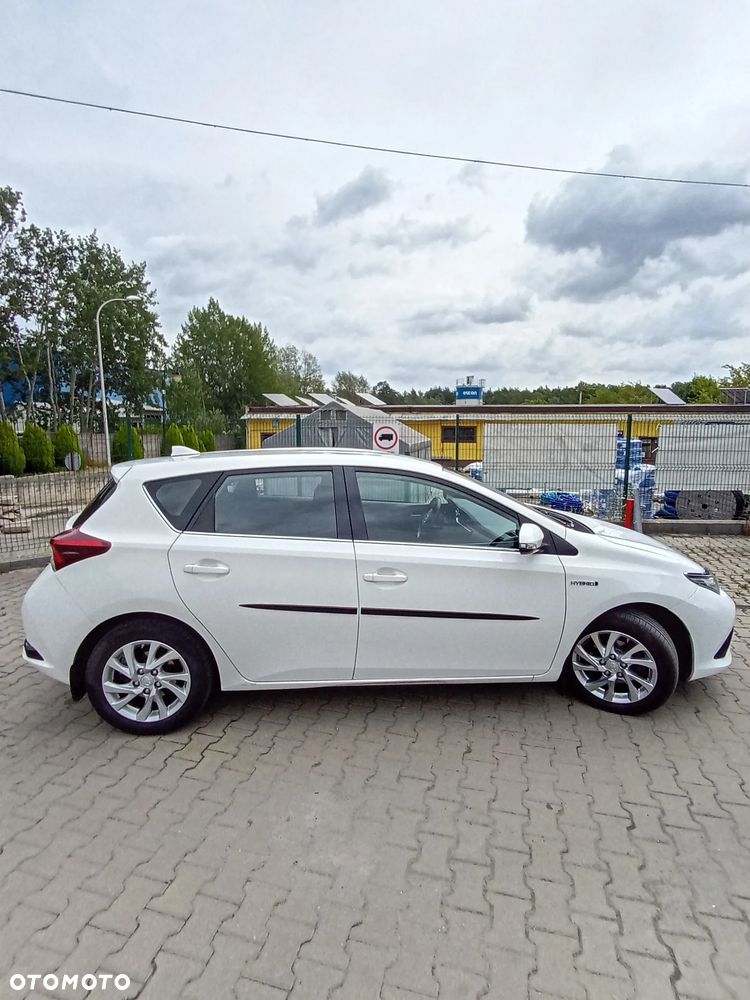Toyota Auris 1.8 HSD Luna - 6
