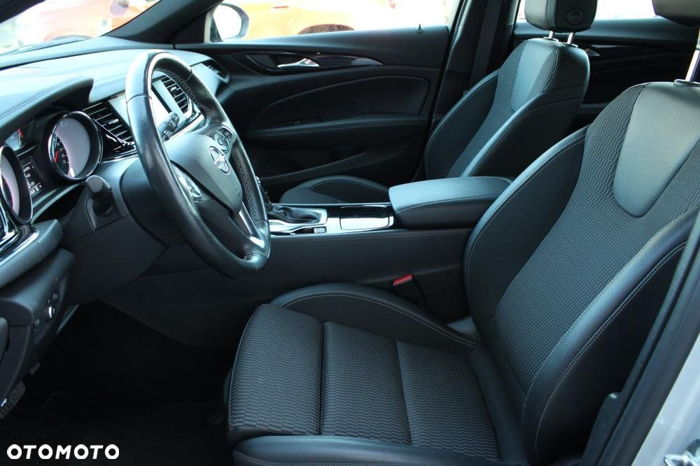 Opel Insignia - 10
