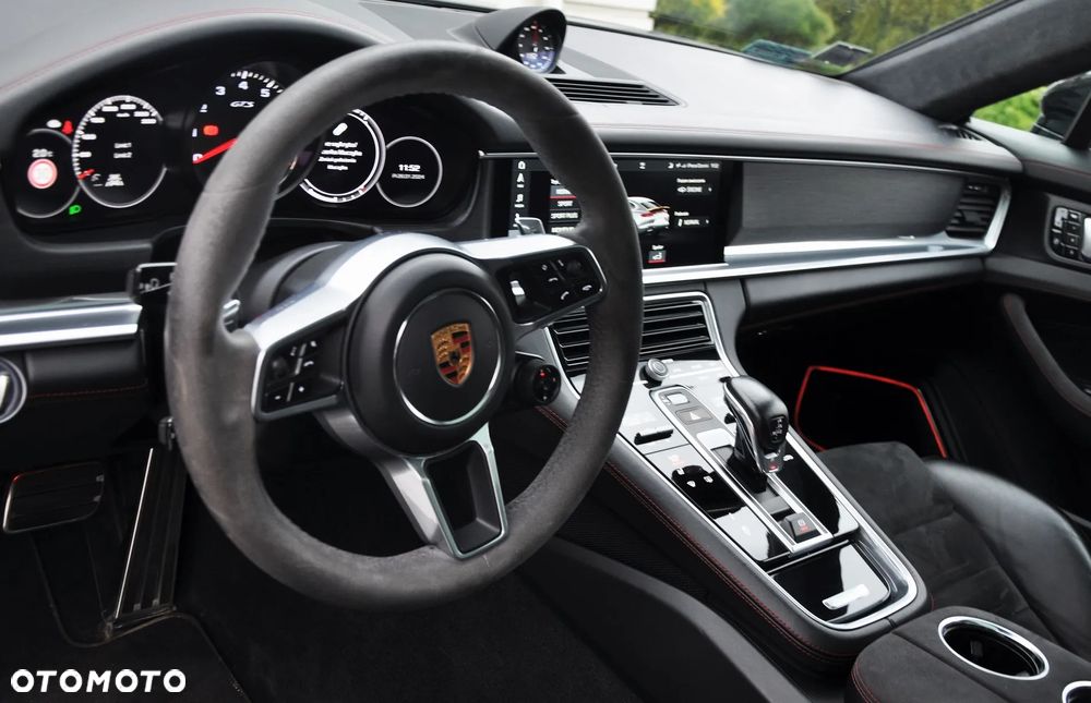 Porsche Panamera GTS GPF - 12