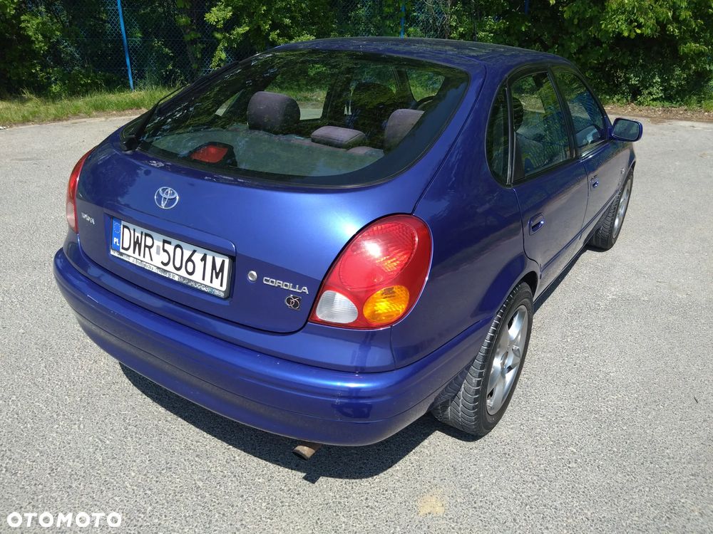Toyota Corolla - 4