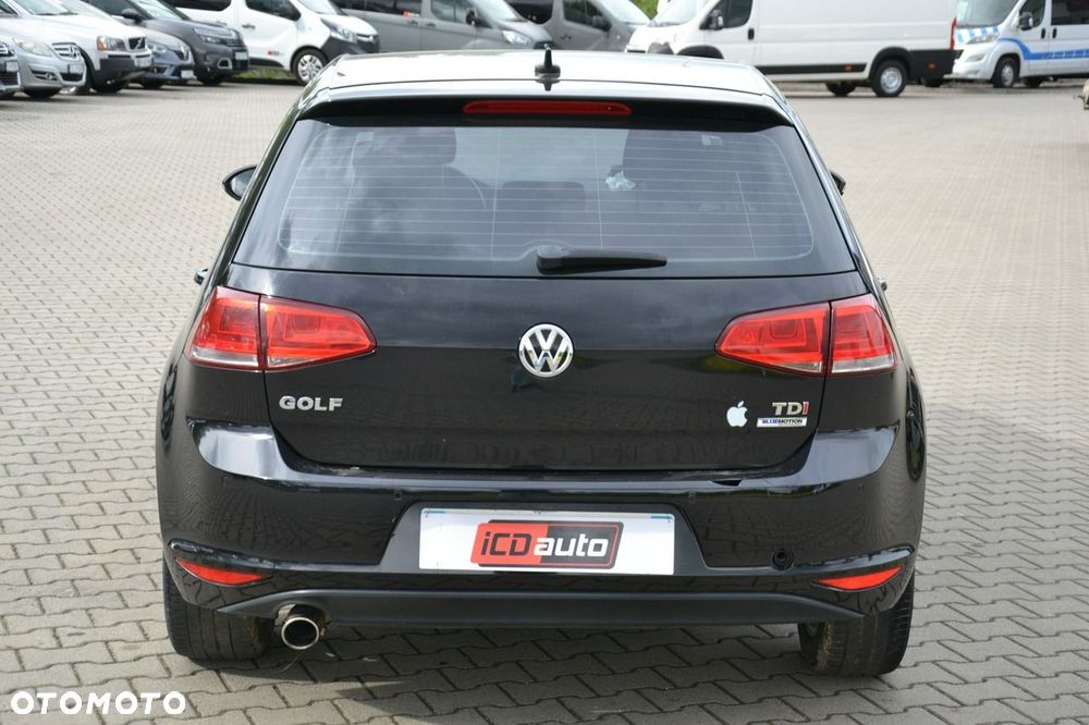 Volkswagen Golf - 6