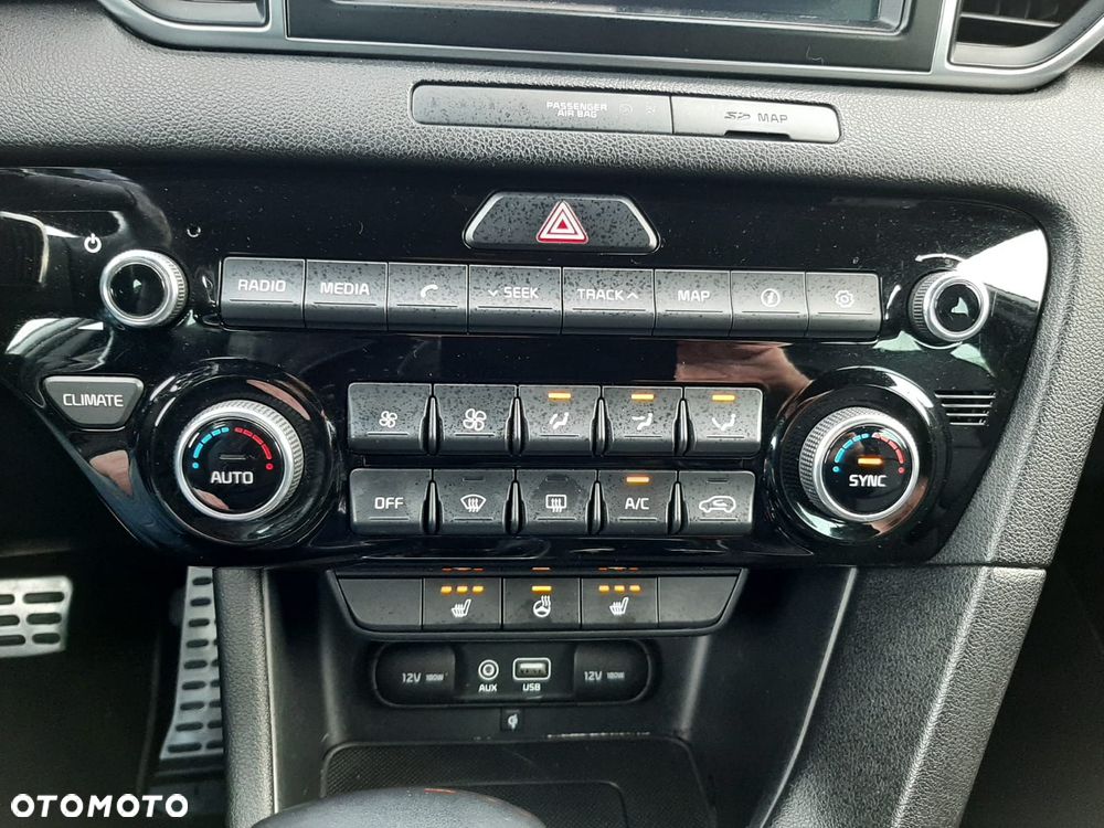 Kia Sportage 2,0 CRDI AWD GT Line - 33