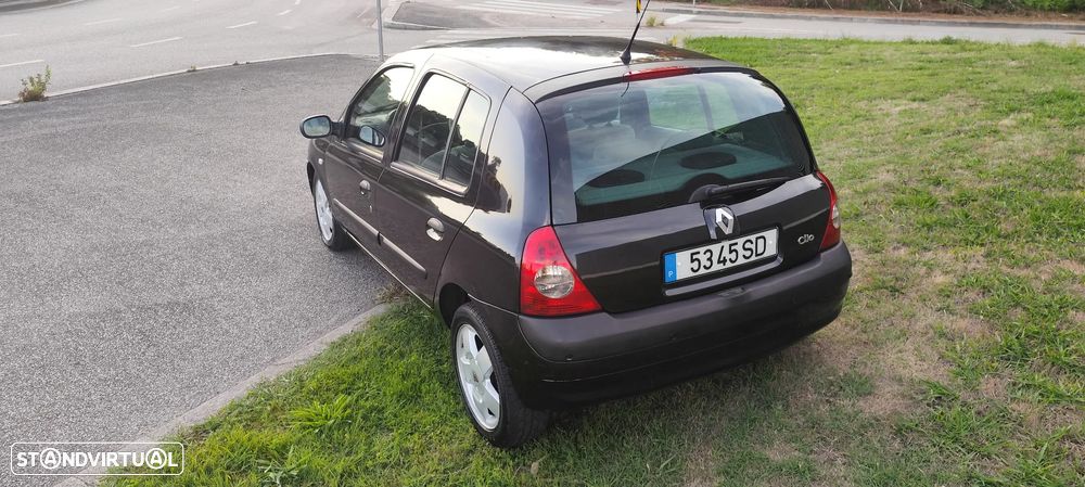 Renault Clio 1.2 16V Privilège - 7