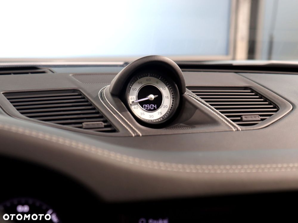 Porsche 911 Turbo S - 22