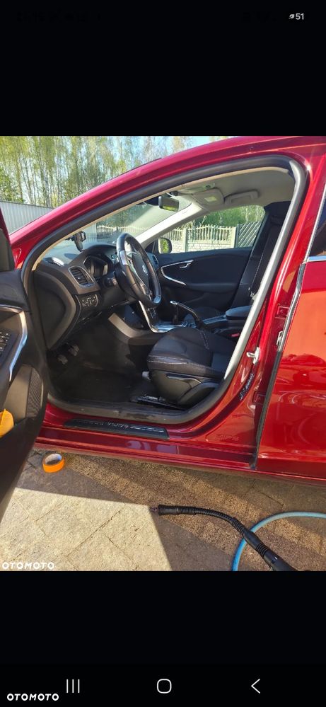 Volvo V40 2015 photo 2