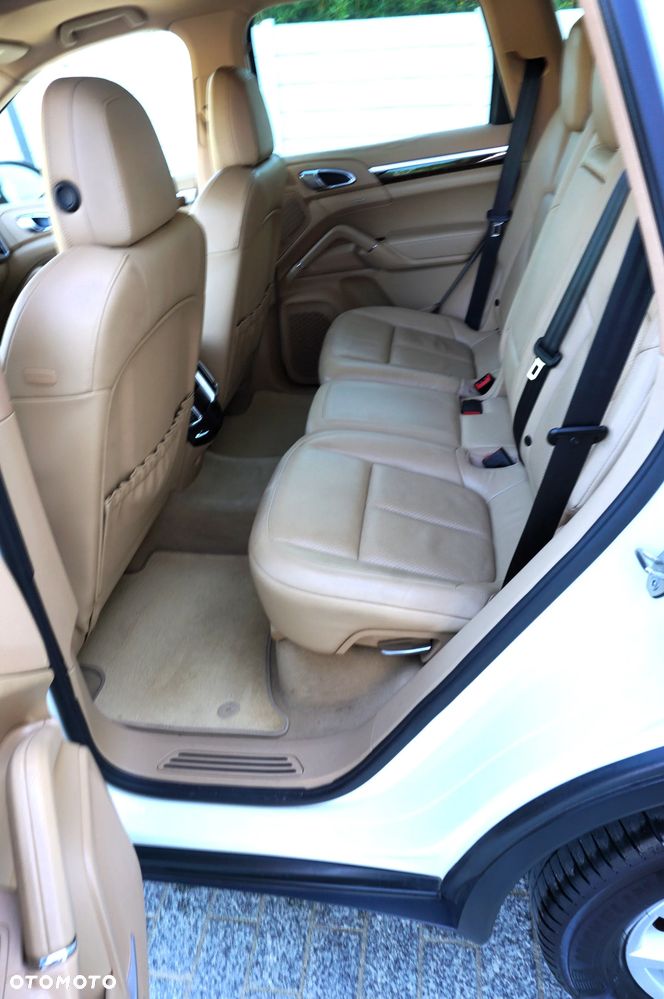 Porsche Cayenne - 17