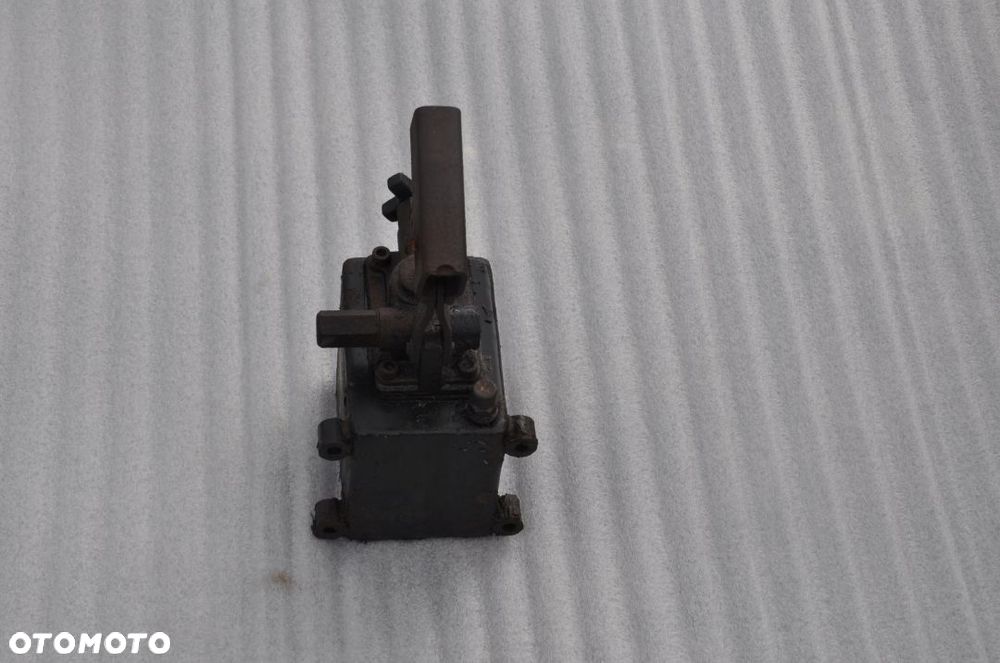 POMPA WYWROTU KABINY TEREX TA25 TA27 170101/ 170100 - 2