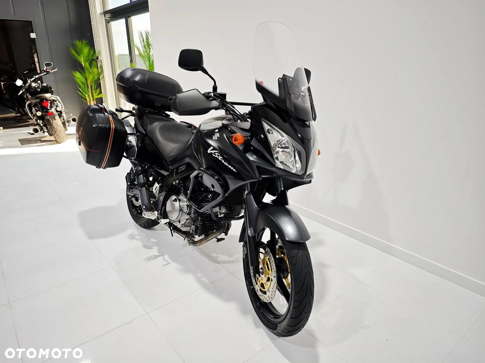 Suzuki V-STROM - 10