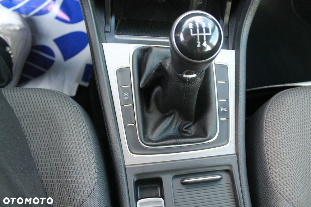 Volkswagen Golf - 18