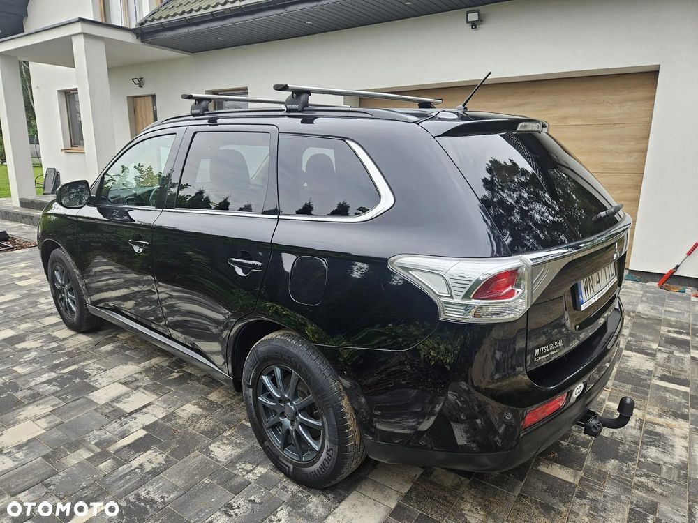 Mitsubishi Outlander - 16