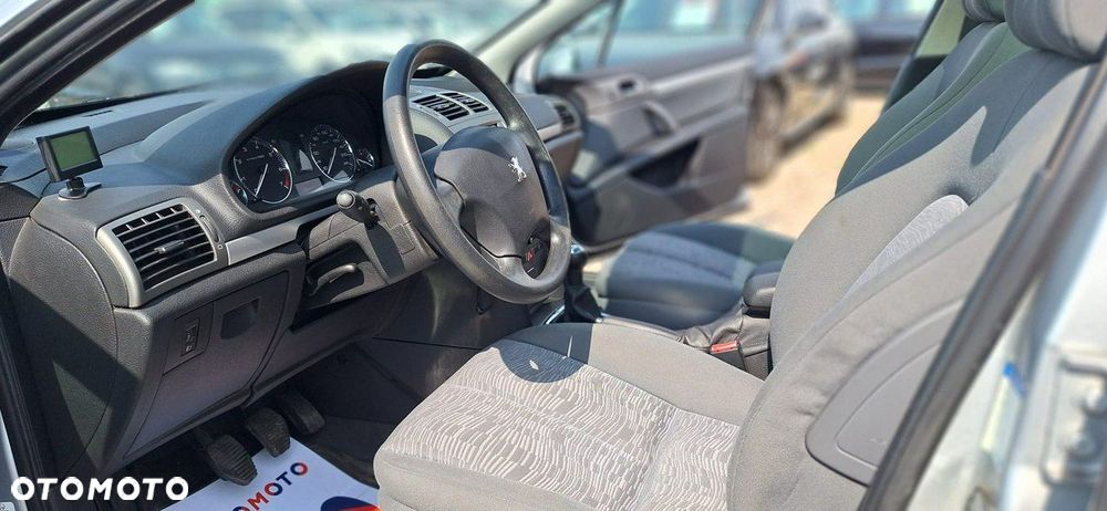Peugeot 407 - 9